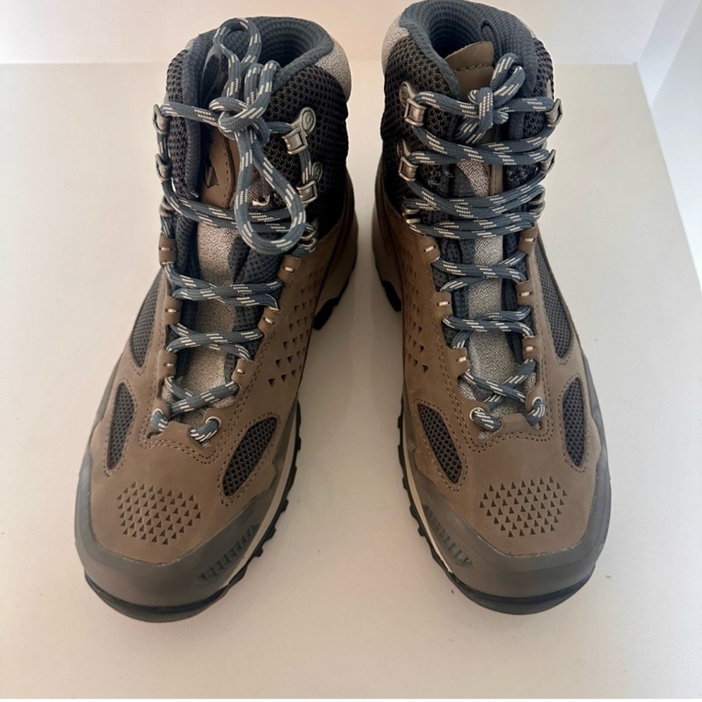 Vasque women’s winter hiking boots
